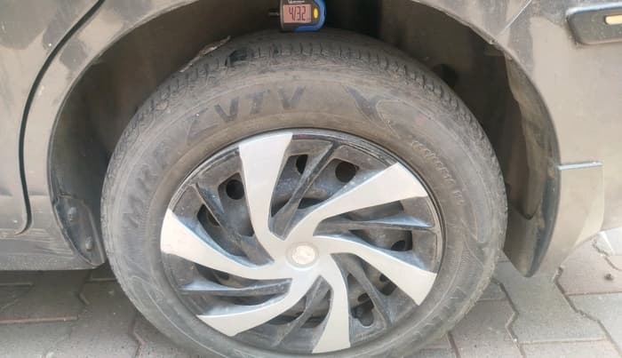 2016 Maruti Ertiga VXI, Petrol, Manual, 48,968 km, tyre