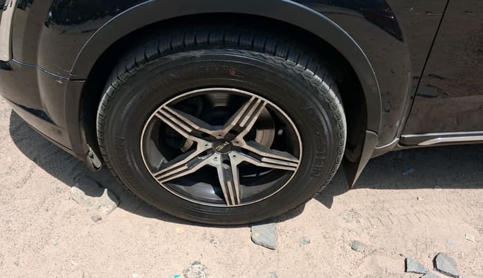 2019 Mahindra XUV500 W7, Diesel, Manual, 99,083 km, tyre