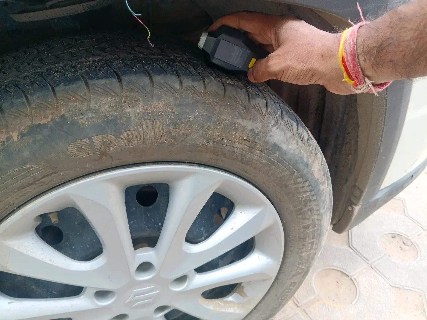 2023 Maruti Grand Vitara SIGMA SMART HYBRID, Petrol, Manual, 70,027 km, tyre