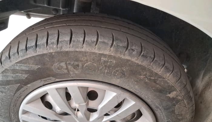 2022 Maruti Swift Dzire TOUR S-CNG (O), CNG, Manual, 40,093 km, tyre