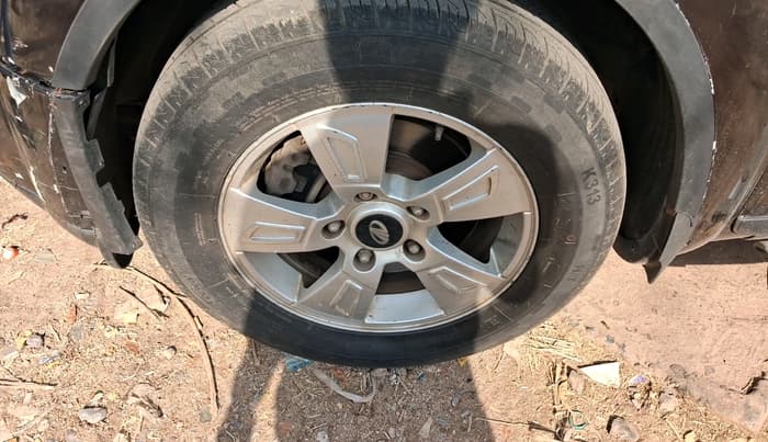 2013 Mahindra XUV500 W8, Diesel, Manual, 86,450 km, tyre