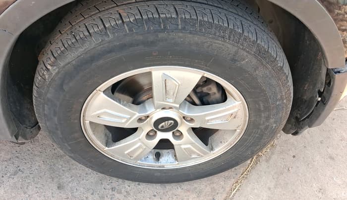 2013 Mahindra XUV500 W8, Diesel, Manual, 86,450 km, tyre
