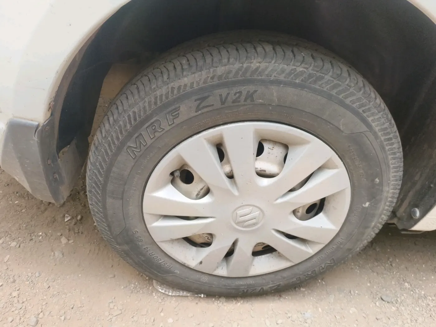 2015 Maruti Swift Dzire TOUR DIESEL, Diesel, Manual, 1,22,474 km, tyre