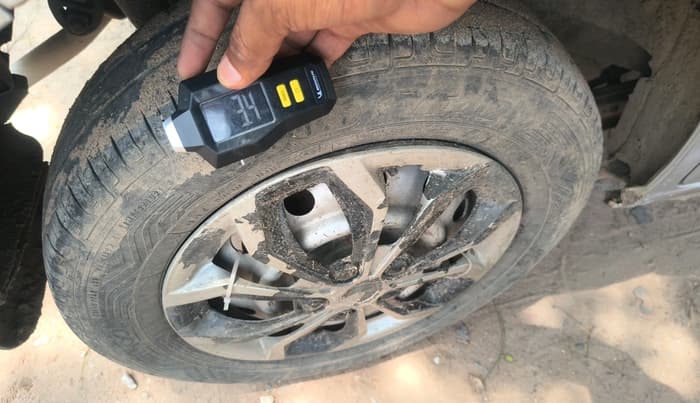 2015 Maruti Wagon R 1.0 VXI, CNG, Manual, 82,782 km, tyre