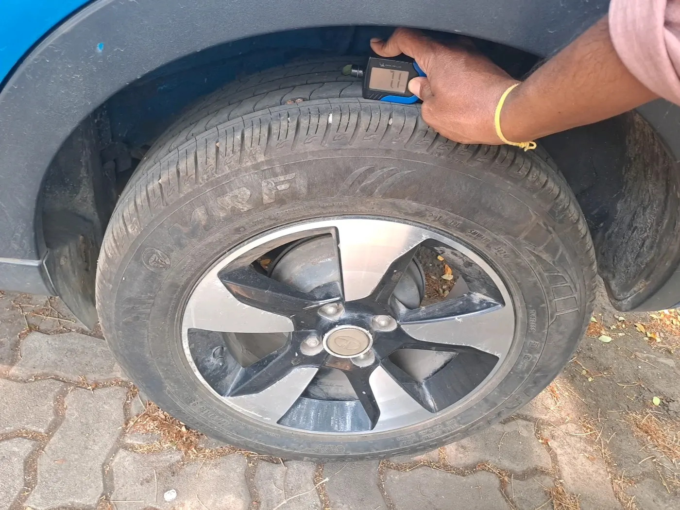 2017 Tata NEXON XZ PLUS PETROL, Petrol, Manual, 50,240 km, tyre