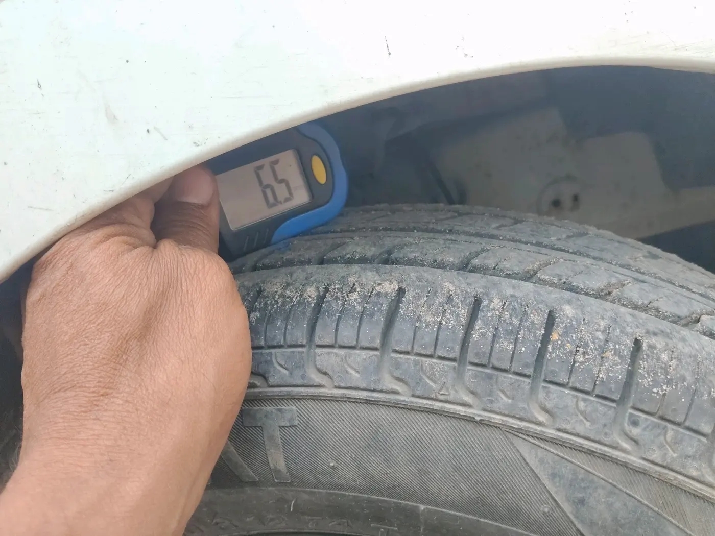 2014 Hyundai Eon ERA +, Petrol, Manual, 19,938 km, tyre