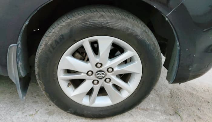 2018 Toyota Innova Crysta 2.4 VX 8 STR, Diesel, Manual, 71,841 km, tyre