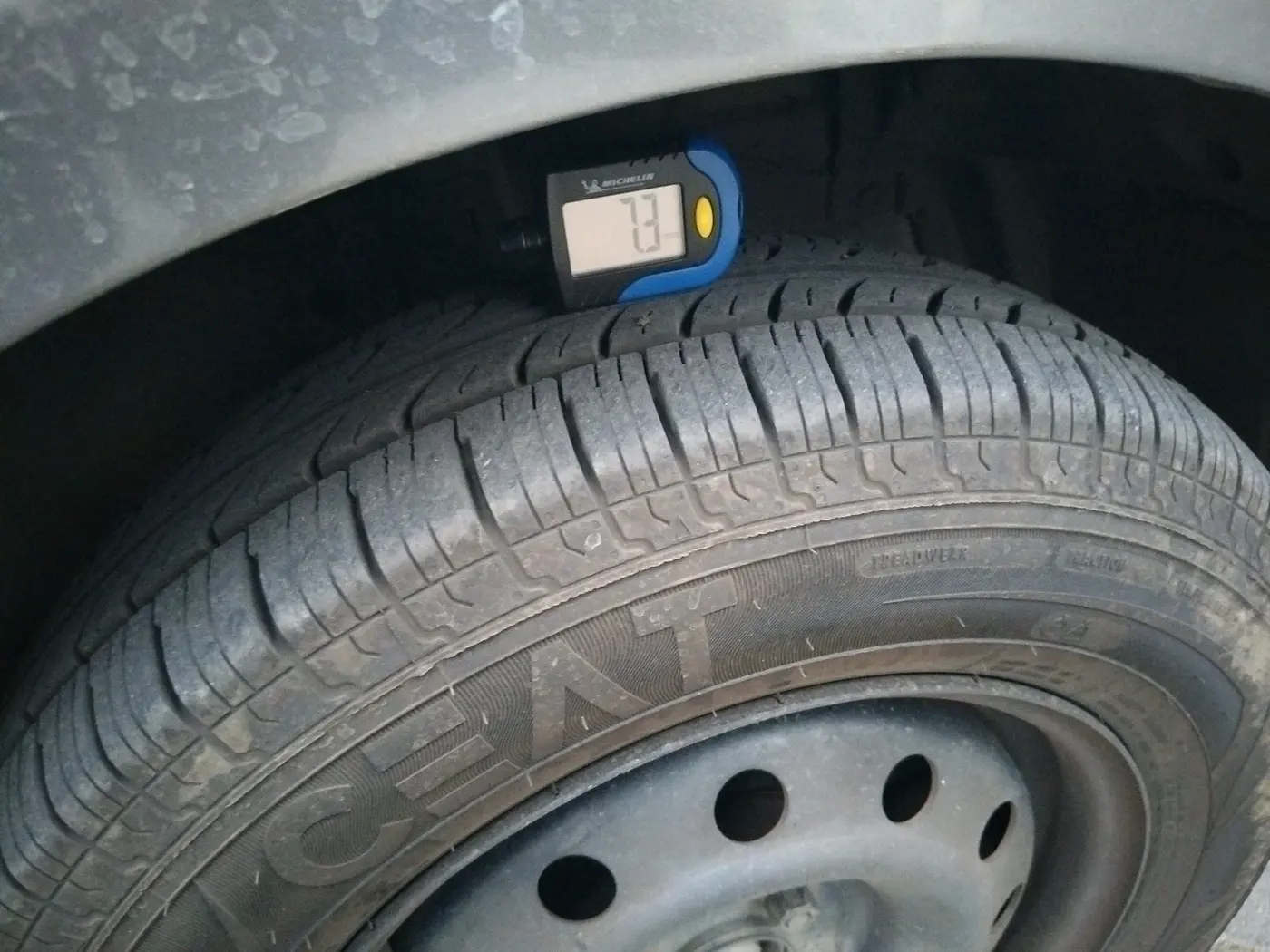 2015 Maruti Swift VDI, Diesel, Manual, 1,39,000 km, tyre