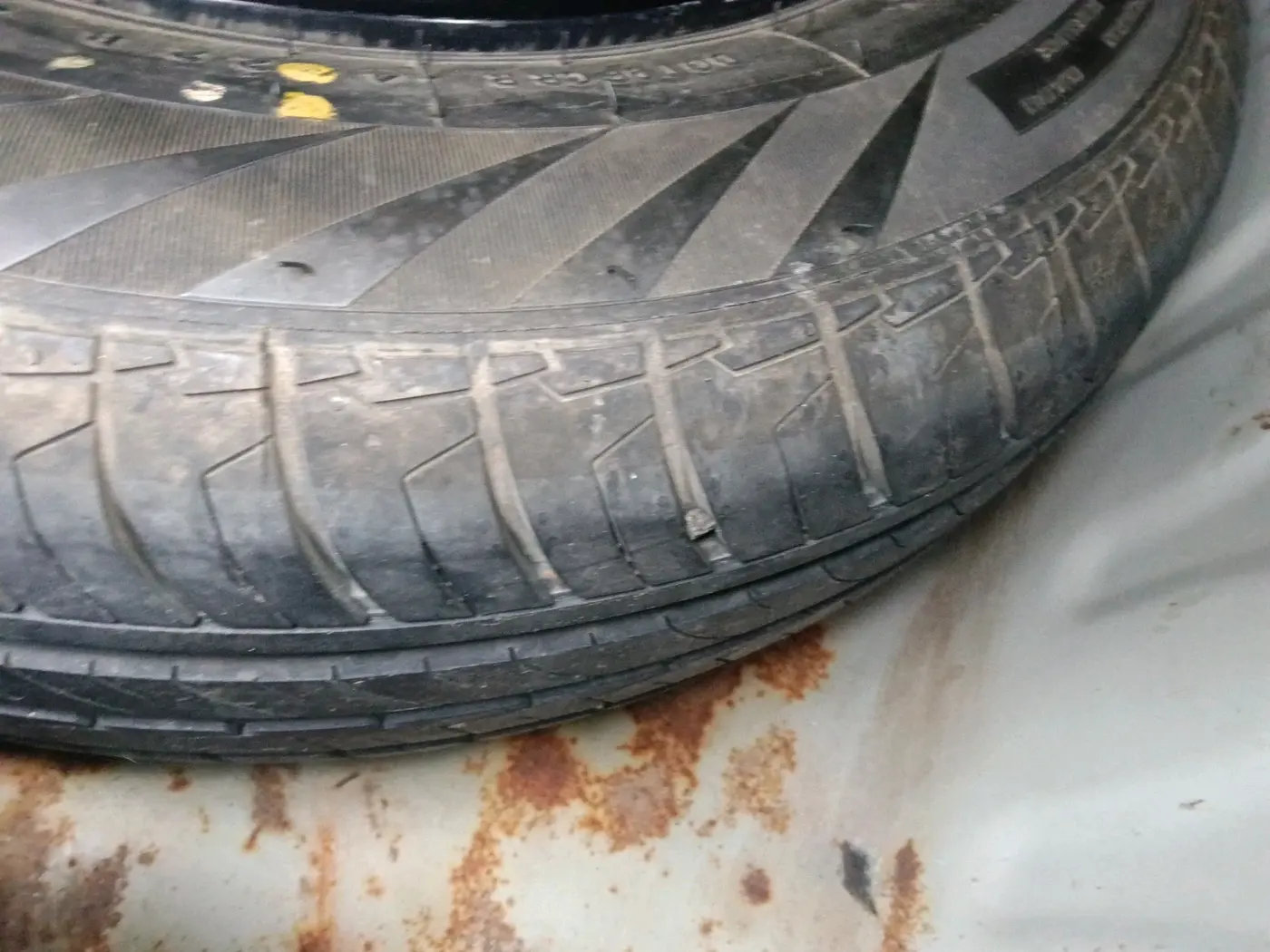 2022 Maruti Dzire ZXI CNG, CNG, Manual, 1,25,776 km, tyre