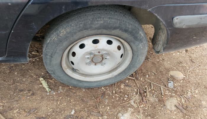 2004 Tata Indigo GLX, Petrol, Manual, 55,400 km, tyre