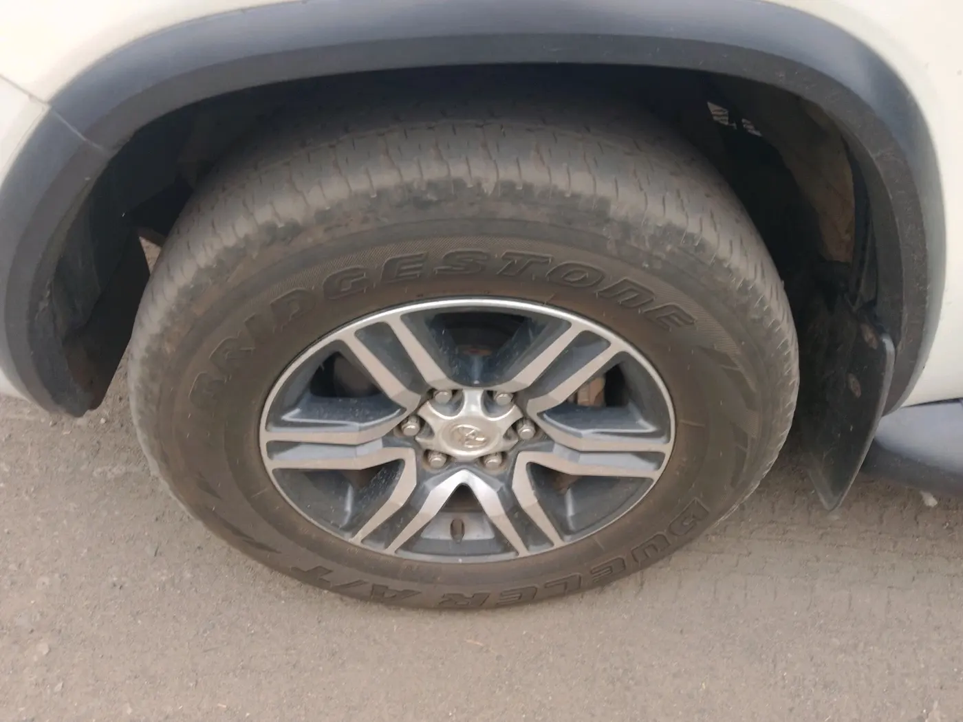 2018 Toyota Fortuner 2.8 4X2 MT, Diesel, Manual, 1,43,328 km, tyre