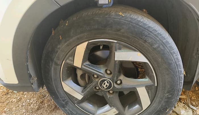 2019 Hyundai VENUE SX PLUS 1.0 TURBO DCT, Petrol, Automatic, 47,208 km, tyre