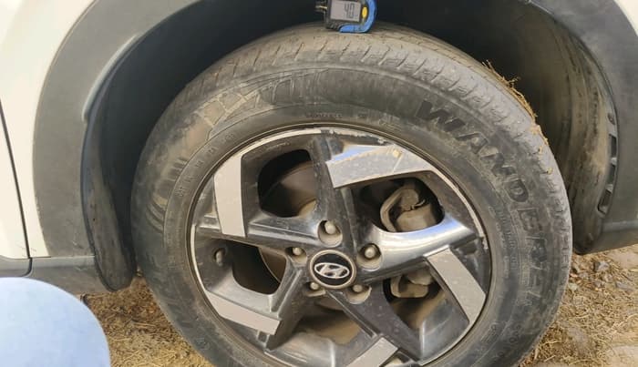 2019 Hyundai VENUE SX PLUS 1.0 TURBO DCT, Petrol, Automatic, 47,208 km, tyre