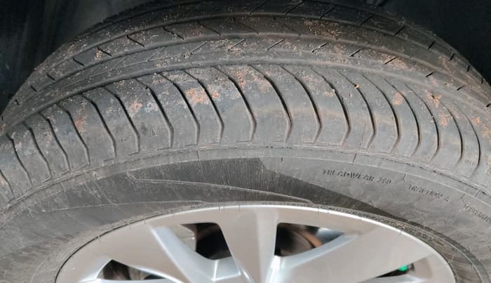 2025 Skoda Kylaq Signature AT, Petrol, Automatic, 7,051 km, tyre
