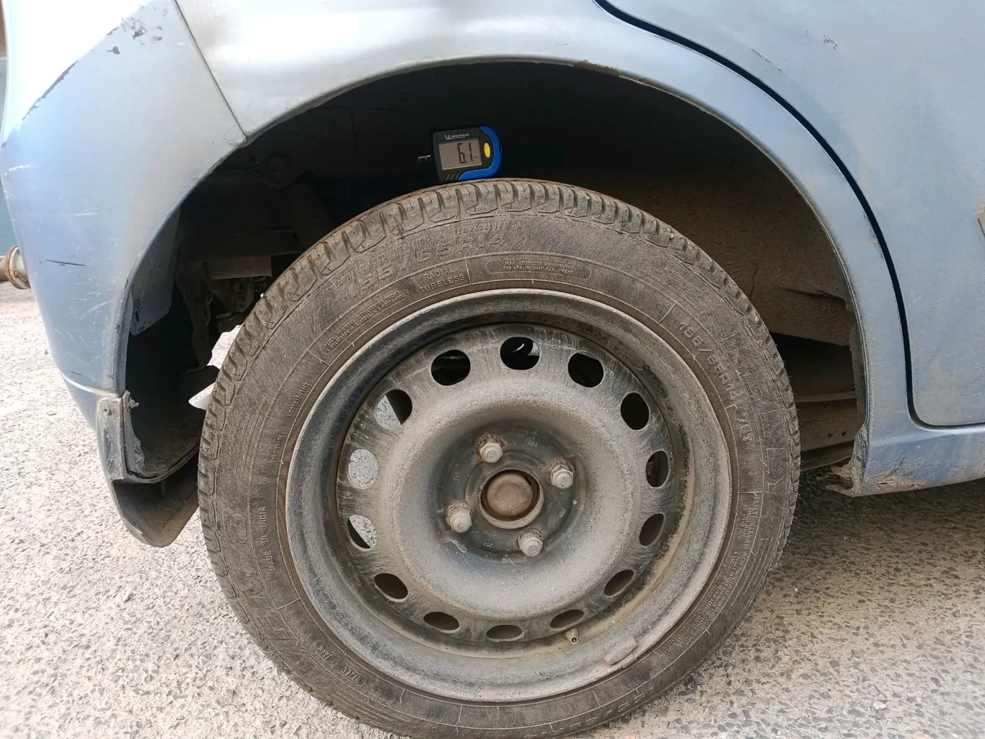2013 Maruti Wagon R 1.0 LXI CNG, CNG, Manual, 86,506 km, tyre
