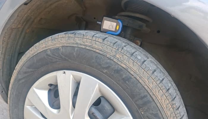2013 Maruti Swift Dzire VXI, Petrol, Manual, 1,11,439 km, tyre
