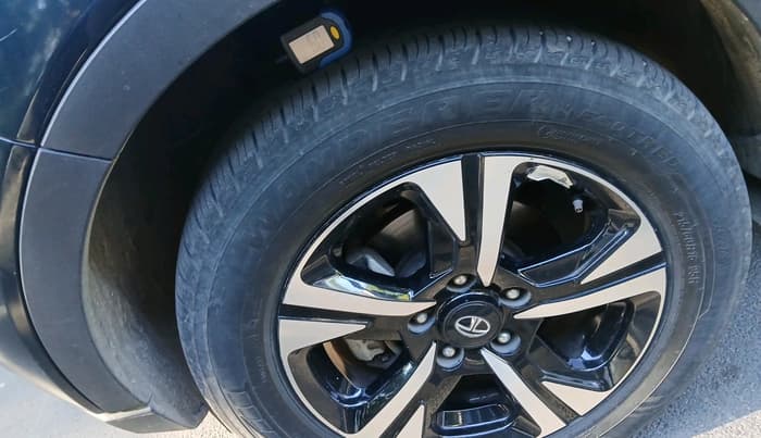 2023 Tata NEXON EV XZ PLUS LUX, Electric, Automatic, 33,970 km, tyre