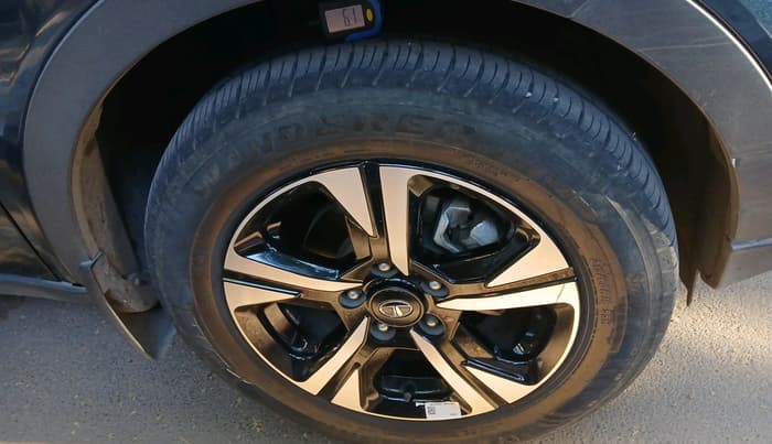 2023 Tata NEXON EV XZ PLUS LUX, Electric, Automatic, 33,970 km, tyre