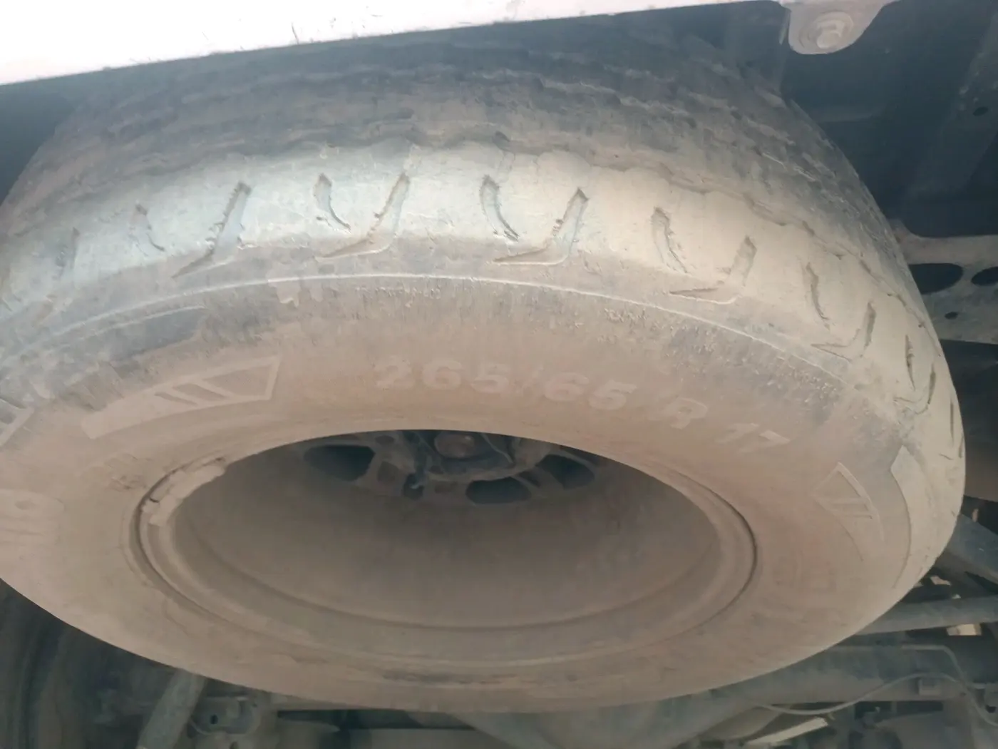 2013 Toyota Fortuner 3.0 4X2 AT, Diesel, Automatic, 1,83,244 km, tyre