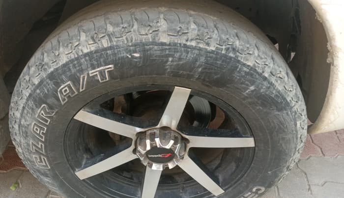 2013 Toyota Fortuner 3.0 4X2 AT, Diesel, Automatic, 1,82,344 km, tyre