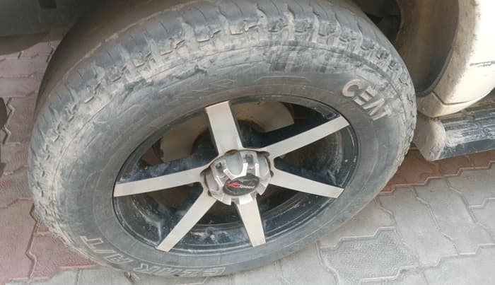 2013 Toyota Fortuner 3.0 4X2 AT, Diesel, Automatic, 1,82,344 km, tyre