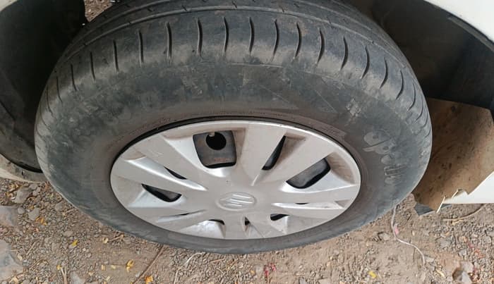 2015 Maruti Swift VDI, Diesel, Manual, 86,477 km, tyre