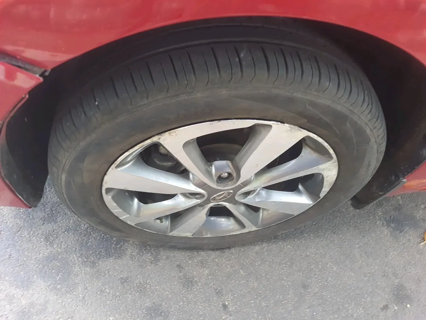 2015 Hyundai Elite i20 ASTA 1.2, Petrol, Manual, 1,02,033 km, tyre