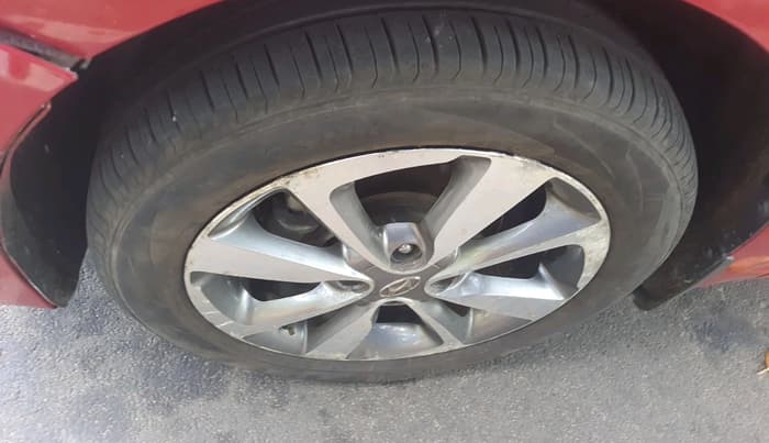 2015 Hyundai Elite i20 ASTA 1.2, Petrol, Manual, 1,02,033 km, tyre