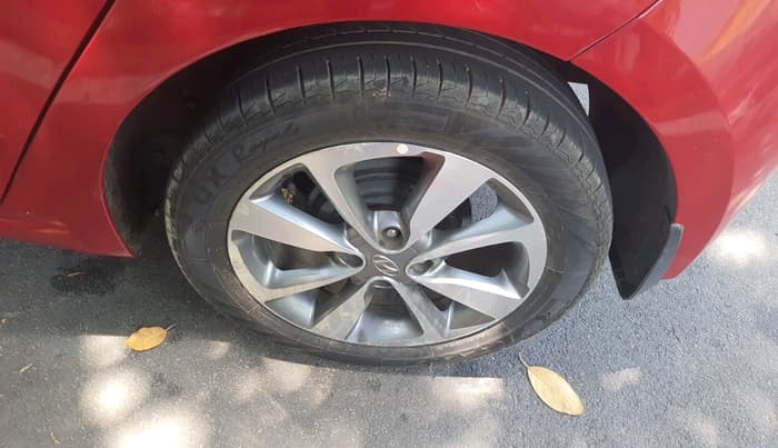 2015 Hyundai Elite i20 ASTA 1.2, Petrol, Manual, 1,02,033 km, tyre
