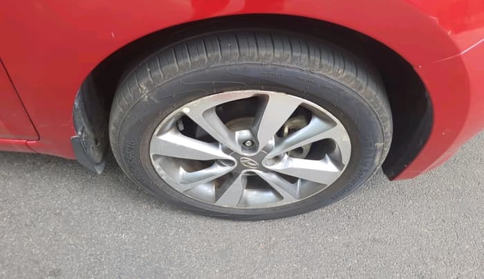 2015 Hyundai Elite i20 ASTA 1.2, Petrol, Manual, 1,02,033 km, tyre