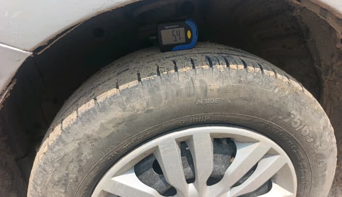 2013 Maruti Wagon R 1.0 VXI, CNG, Manual, 93,049 km, tyre