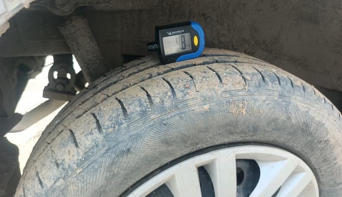2013 Maruti Wagon R 1.0 VXI, CNG, Manual, 93,049 km, tyre