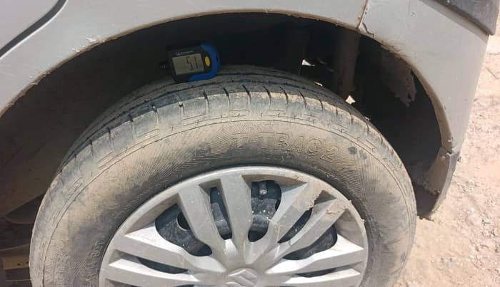 2013 Maruti Wagon R 1.0 VXI, CNG, Manual, 93,049 km, tyre