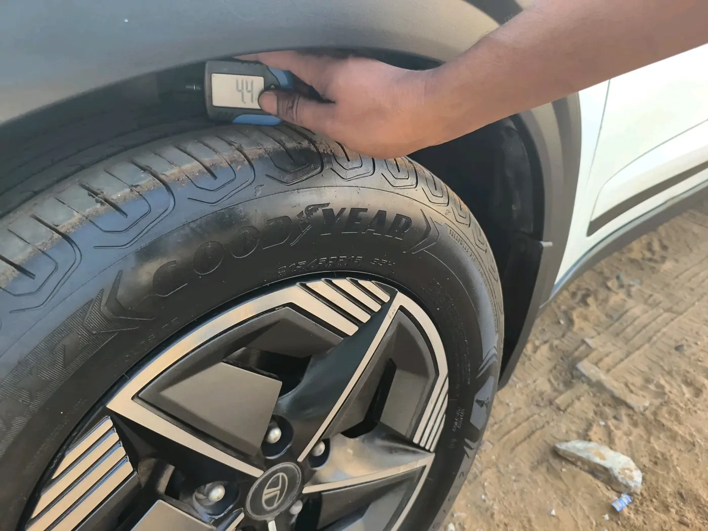 2023 Tata NEXON CREATIVE + SUNROOF 1.5 DIESEL, Diesel, Manual, 69,563 km, tyre