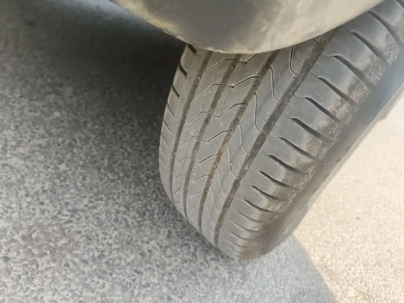 2016 Mahindra Kuv100 K6 PLUS 6 STR, Petrol, Manual, 51,048 km, tyre