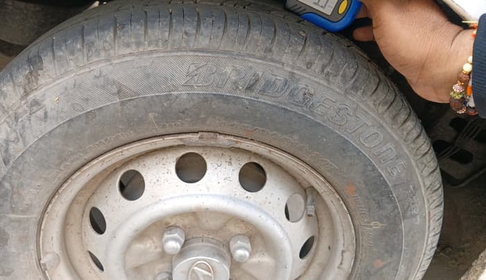 2013 Hyundai Eon ERA +, Petrol, Manual, 47,628 km, tyre