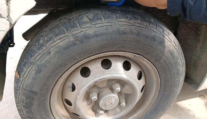 2013 Hyundai Eon ERA +, Petrol, Manual, 47,628 km, tyre