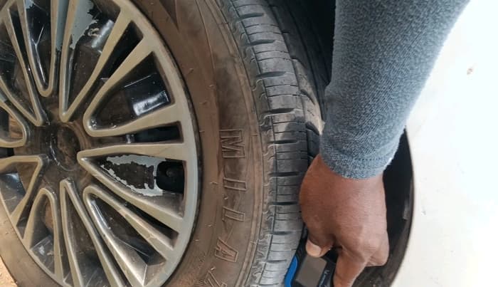 2018 Maruti Celerio VXI CNG, CNG, Manual, 1,72,577 km, tyre