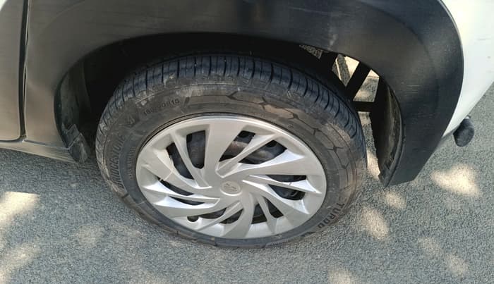 2018 Mahindra KUV 100 NXT K6+ D 6 STR, Diesel, Manual, 2,05,524 km, tyre