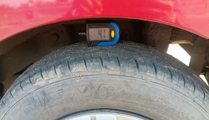 2011 Hyundai Eon D-LITE, Petrol, Manual, 22,247 km, tyre