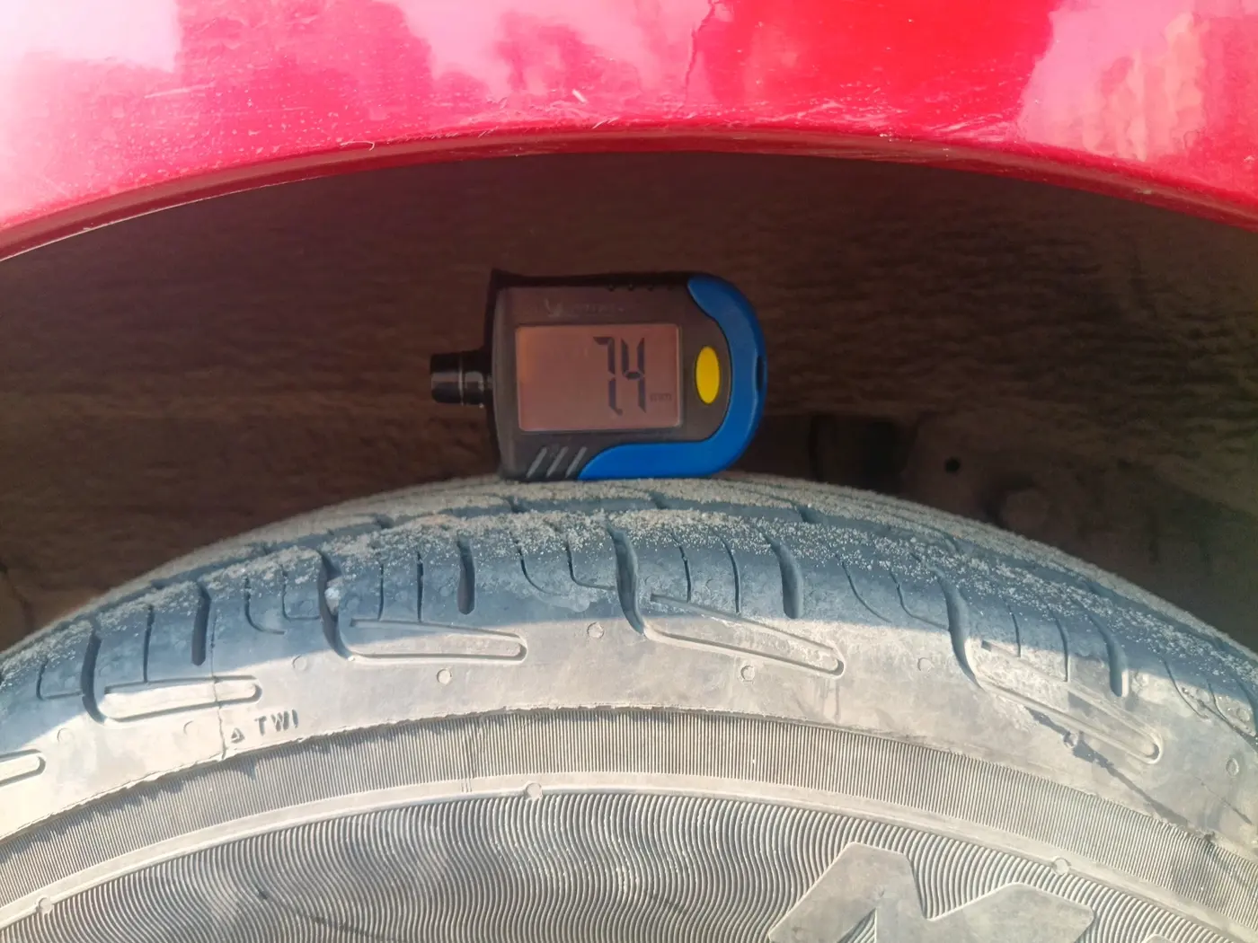 2011 Hyundai Eon D-LITE, Petrol, Manual, 22,247 km, tyre