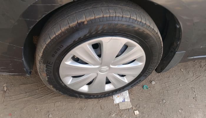 2017 Maruti Ertiga VXI CNG, CNG, Manual, 1,06,562 km, tyre