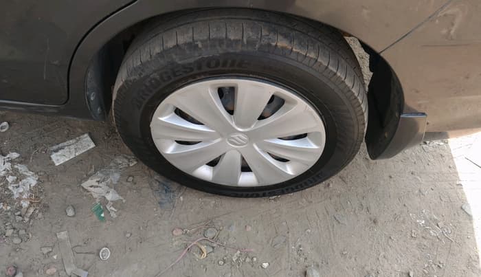 2017 Maruti Ertiga VXI CNG, CNG, Manual, 1,06,562 km, tyre