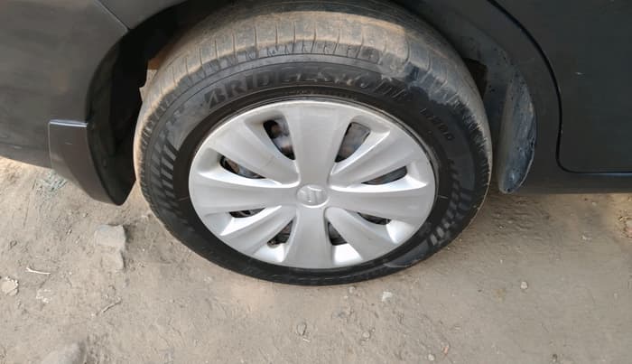 2017 Maruti Ertiga VXI CNG, CNG, Manual, 1,06,562 km, tyre