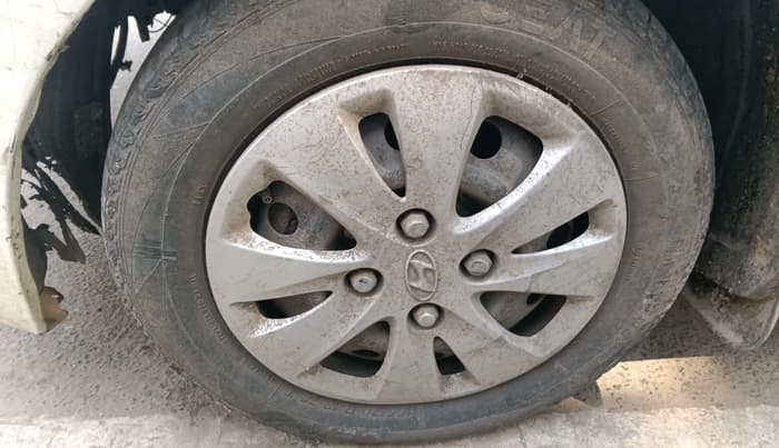 2011 Hyundai i10 MAGNA 1.2, Petrol, Manual, 43,208 km, tyre