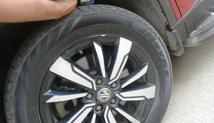 2019 MG HECTOR SHARP 1.5 DCT PETROL, Petrol, Automatic, 64,604 km, tyre