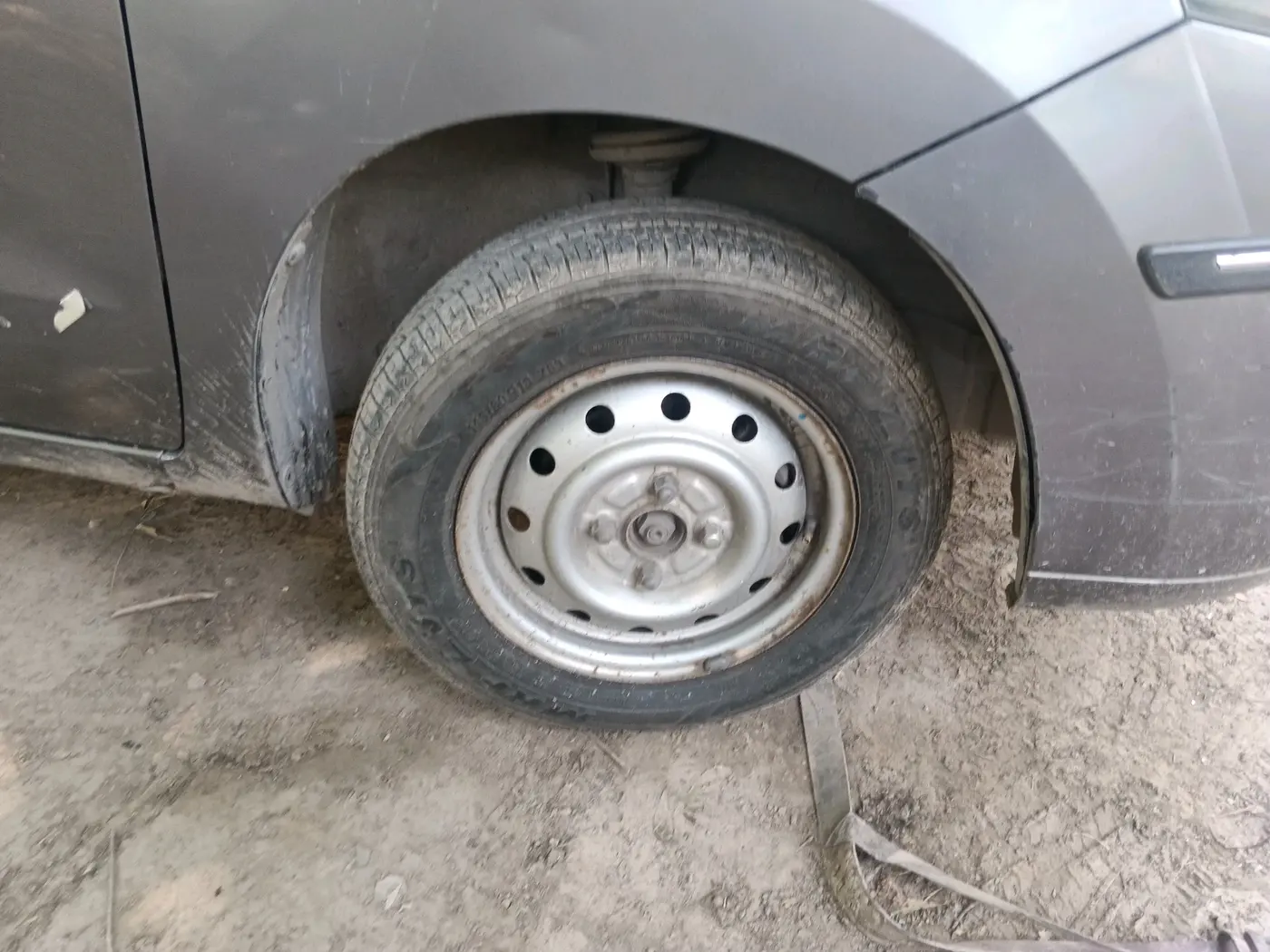 2011 Maruti Wagon R 1.0 LXI, Petrol, Manual, 37,026 km, tyre