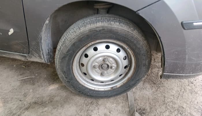 2011 Maruti Wagon R 1.0 LXI, Petrol, Manual, 37,026 km, tyre