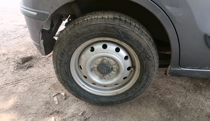 2011 Maruti Wagon R 1.0 LXI, Petrol, Manual, 37,026 km, tyre