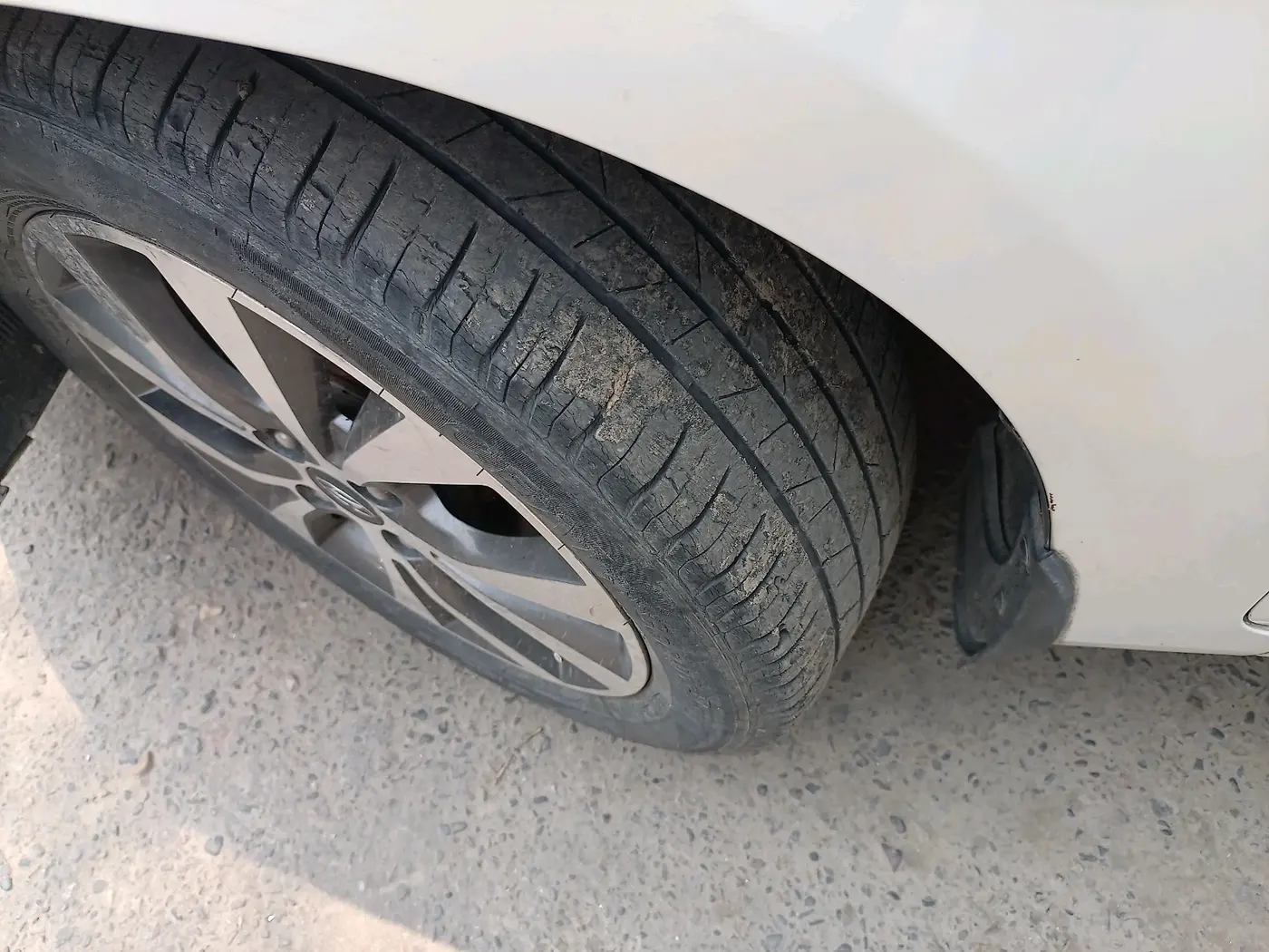 2015 Hyundai Verna FLUIDIC 4S 1.6 VTVT S(O), Petrol, Manual, 96,478 km, tyre